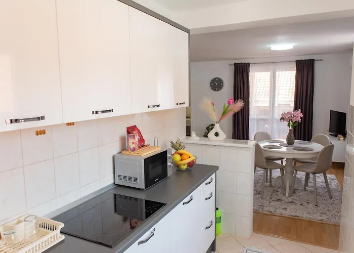 Amarilis موستار